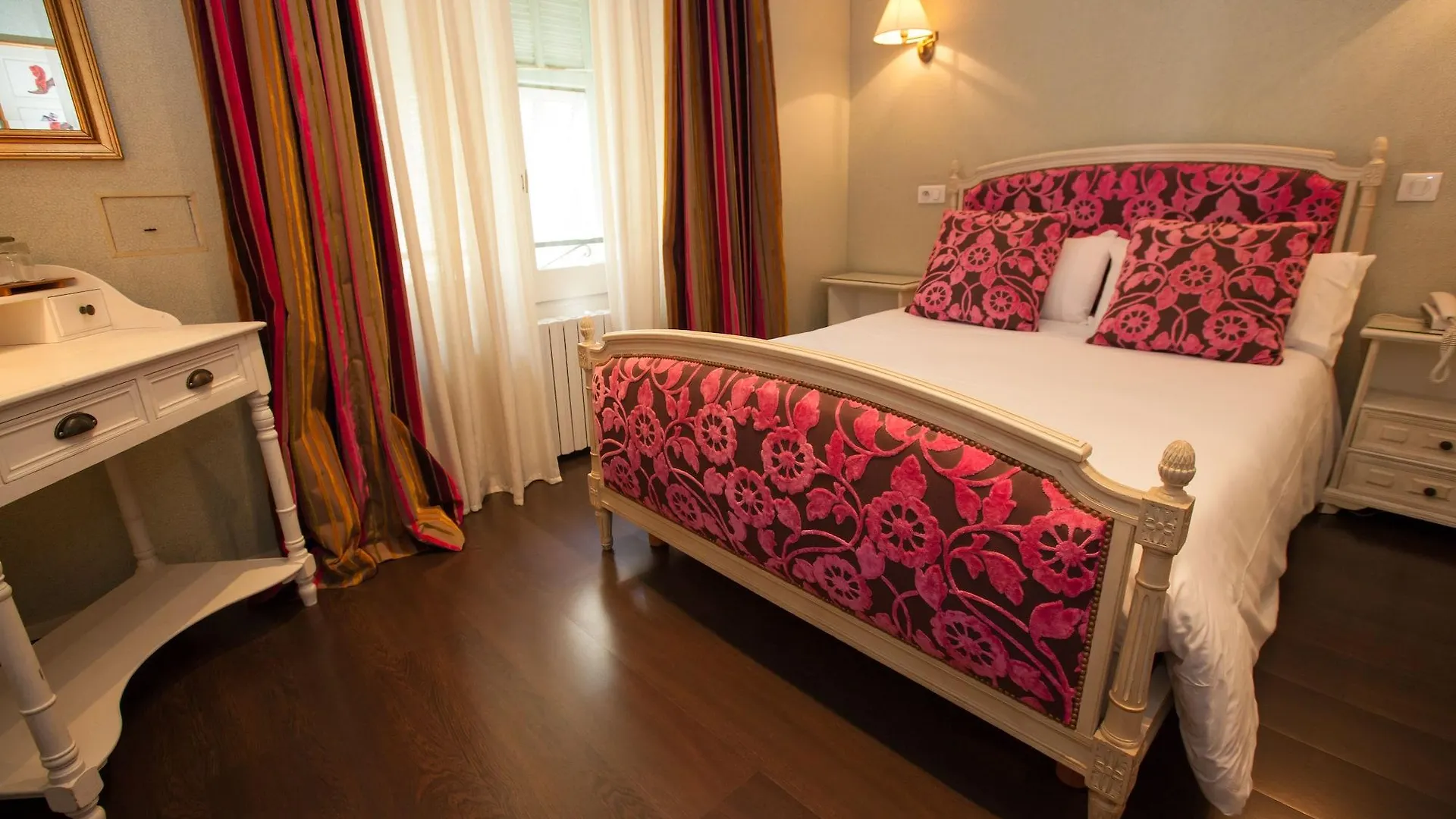 Paris Rome Hotel Menton 3*,  France