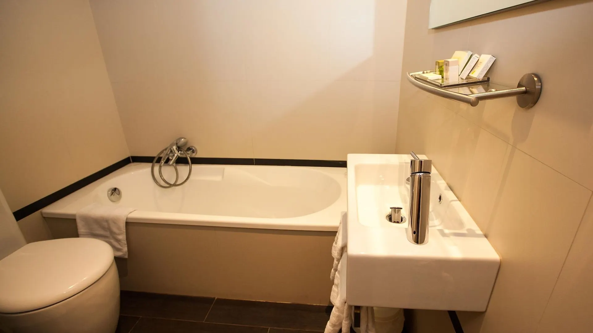 Paris Rome Hotel Menton 3*,