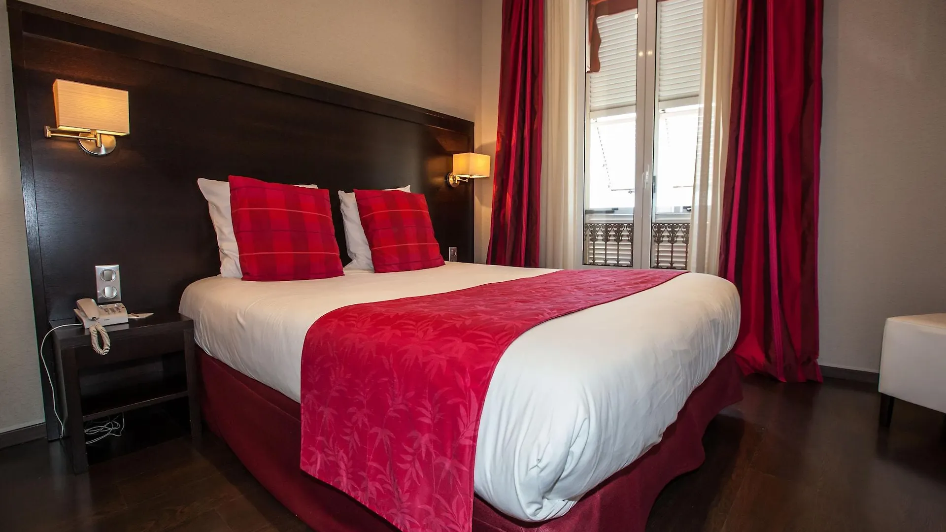 Paris Rome Hotel Menton