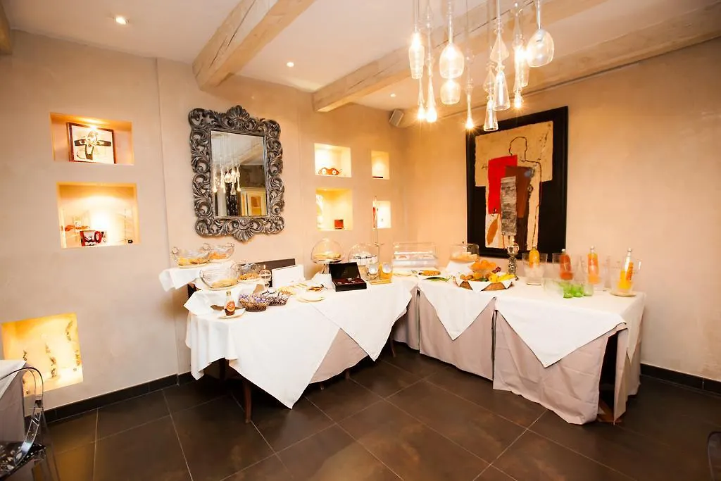 Paris Rome Hotel Menton