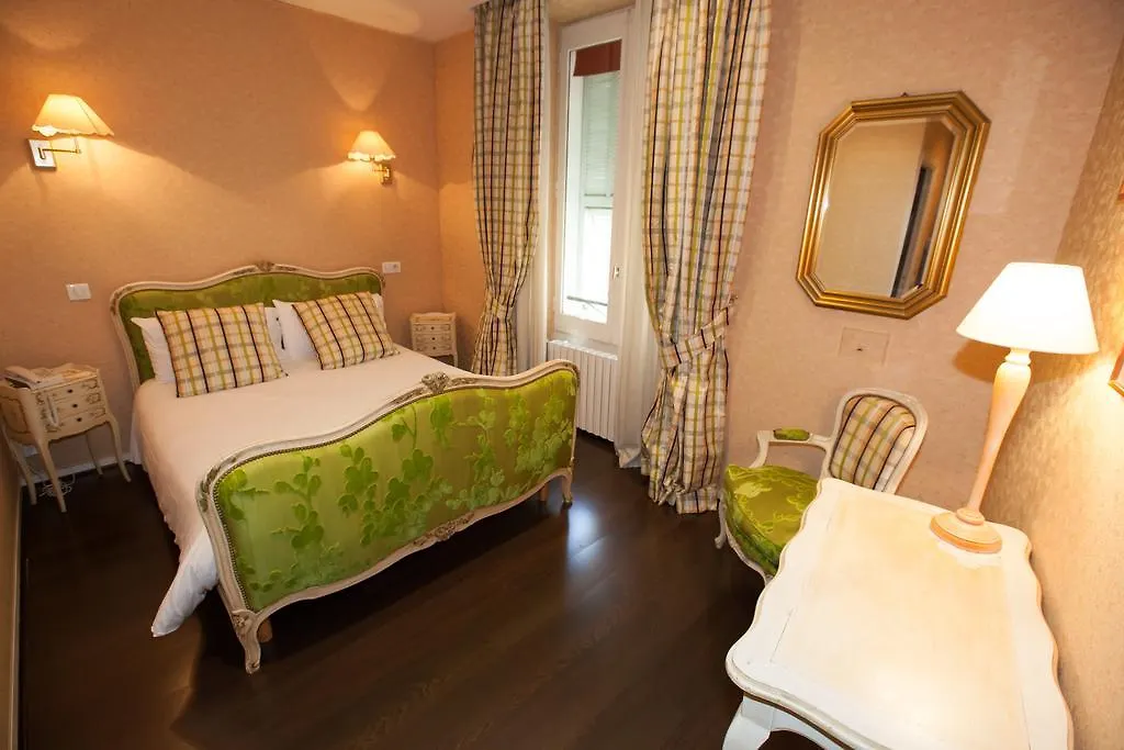 Paris Rome Hotel Menton