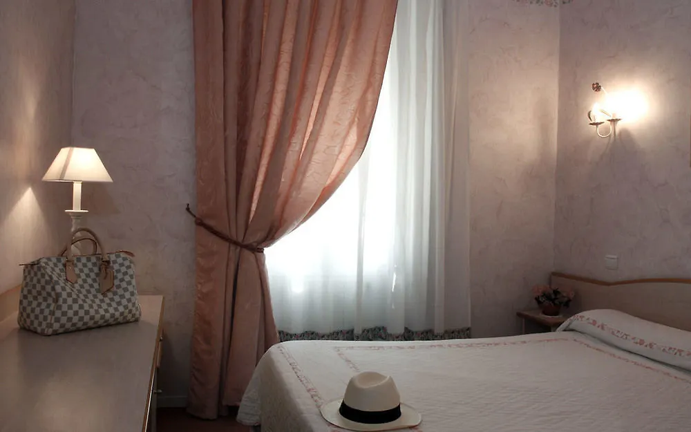 ***  Paris Rome Hotel Menton Frankrig