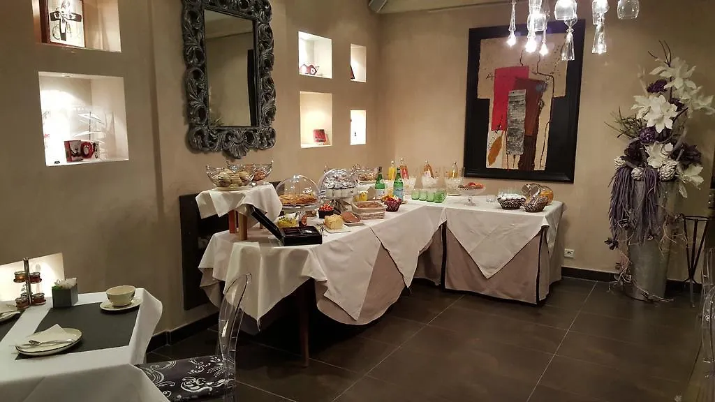 Paris Rome Hotel Menton
