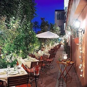 Paris Rome Hotel Menton