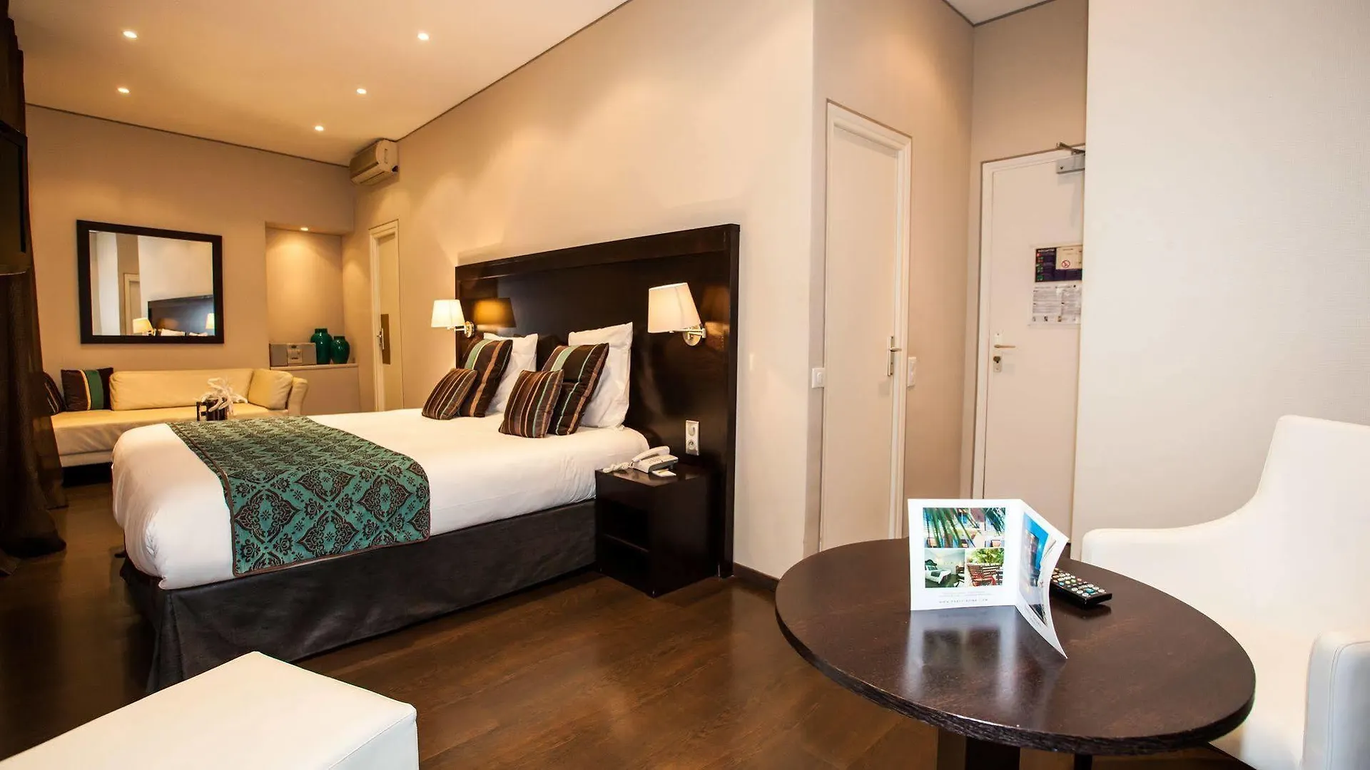 Paris Rome Hotel Menton