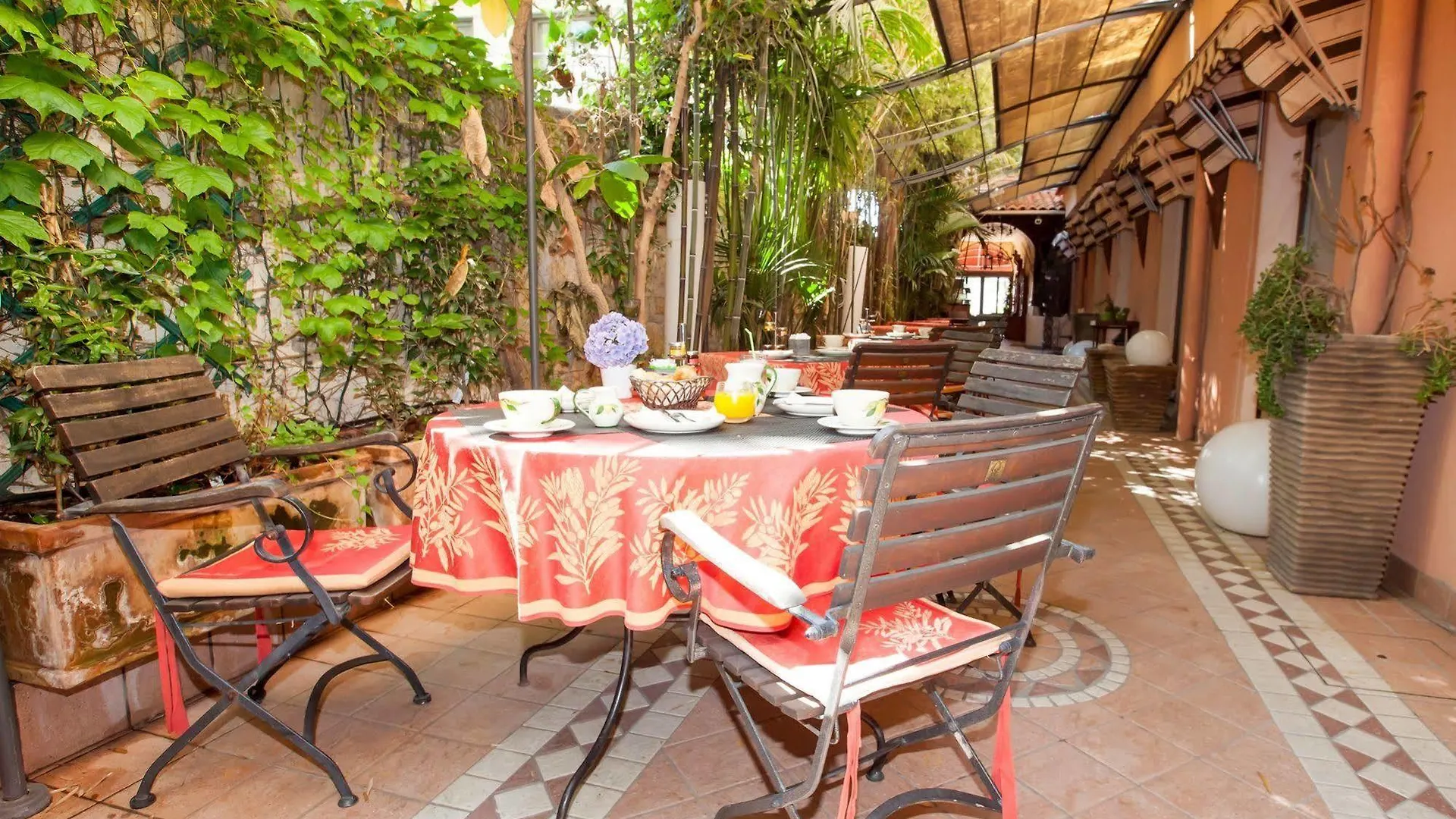 Paris Rome Hotel Menton