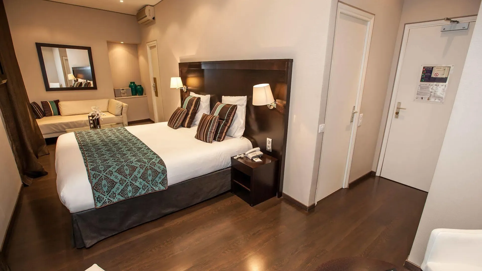 Paris Rome Hotel Menton