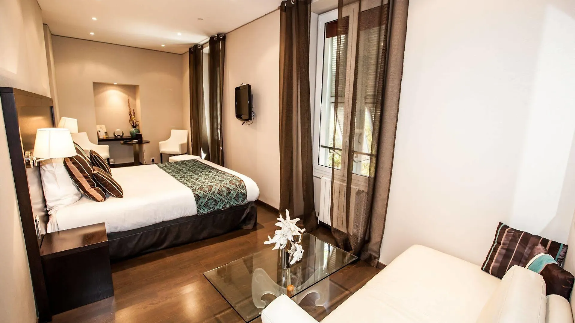 Paris Rome Hotel Menton 3*,