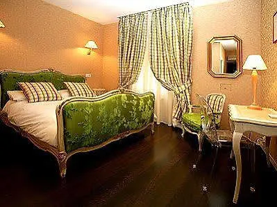 Paris Rome Hotel Menton