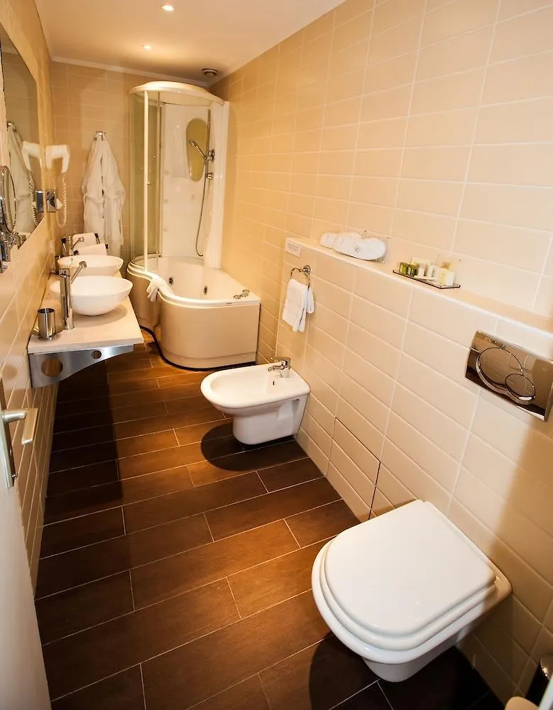 Hotel Paris Rome Mentone