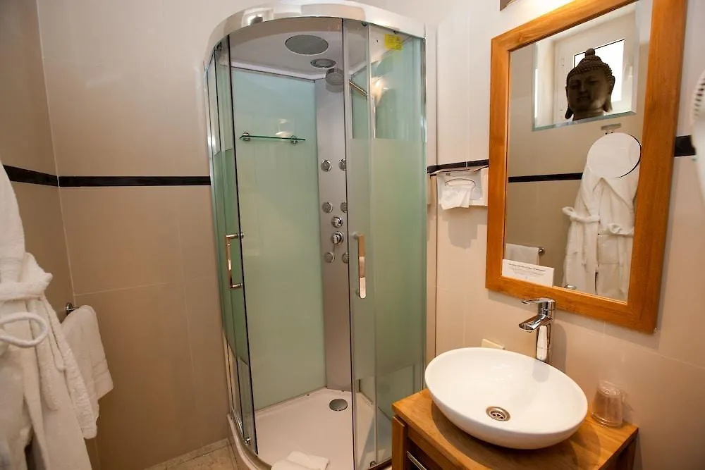 ***  Paris Rome Hotel Menton France