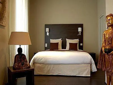 Paris Rome Hotel Menton